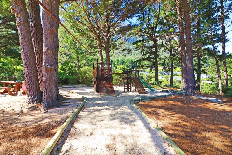 5 Bedroom Property for Sale in Ruyteplaats Western Cape